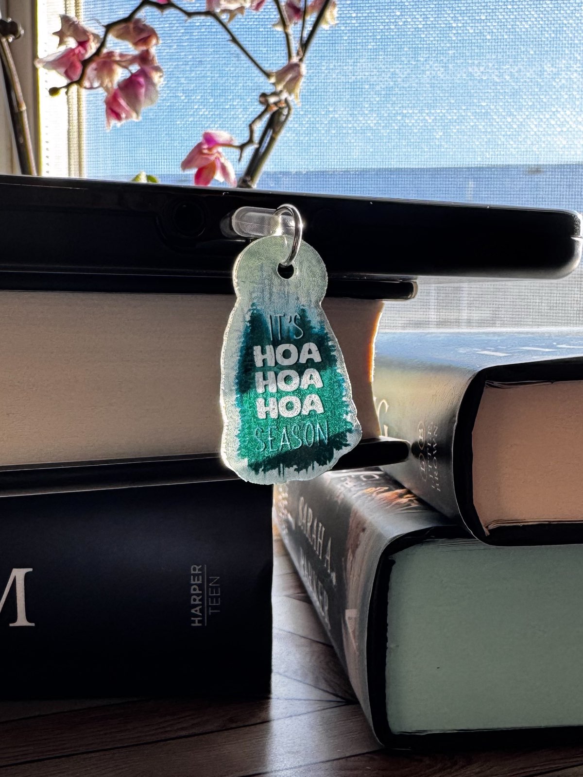 HOA Season Kindle/Phone Charm